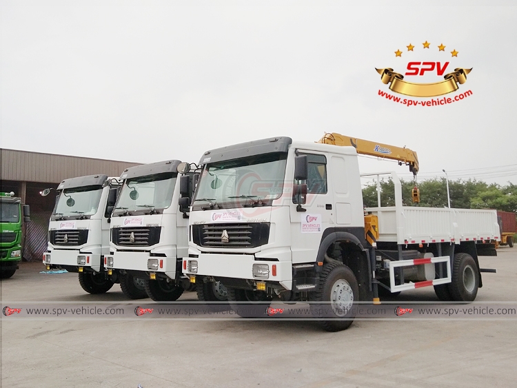 Off-road Telescopic Crane Truck Sinotruk (4 Ton)  - B - LF